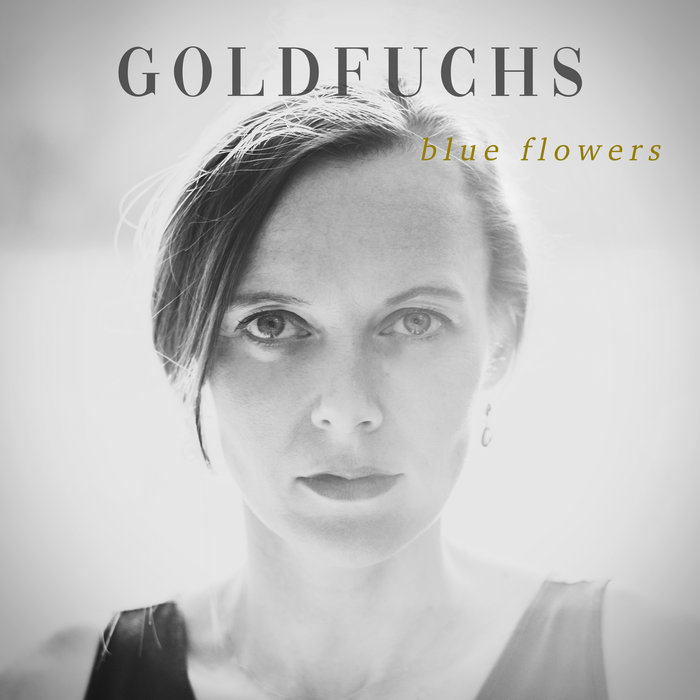 Blue Flowers Goldfuchs